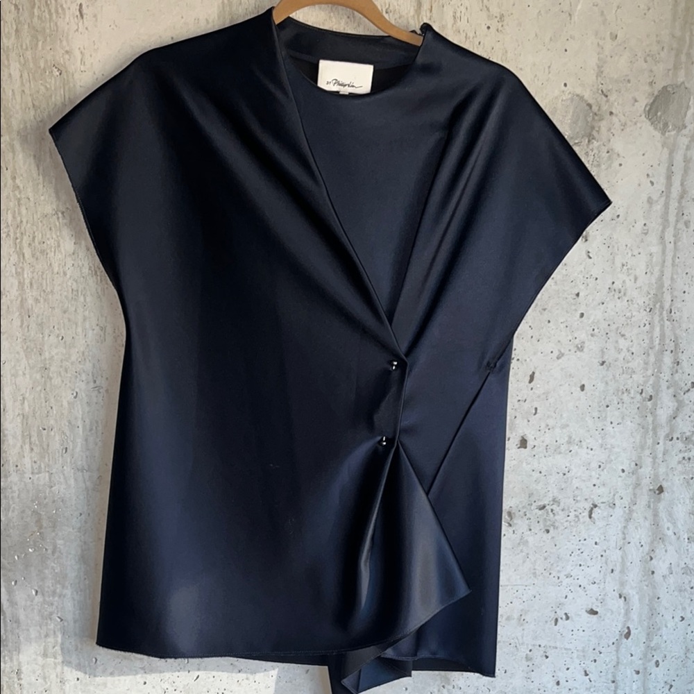 Elegant Black/Navy Women's Top